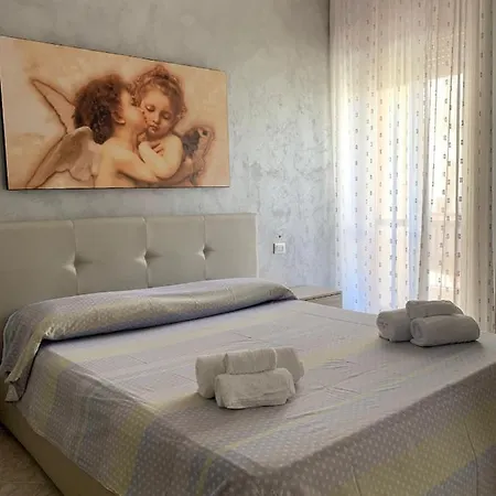 Bilocale In Via Udine 11, Amiciziaweb *